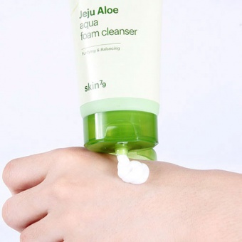 SKIN79 Pianka myjąca do twarzy Jeju Aloe Foam Cleanser 150ml