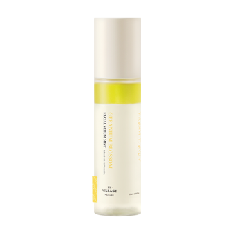 VILLAGE 11 Dwufazowa mgiełka regenerująca do twarzy Fresh Dewy Geranium Blossom Facial Serum Mist 100ml